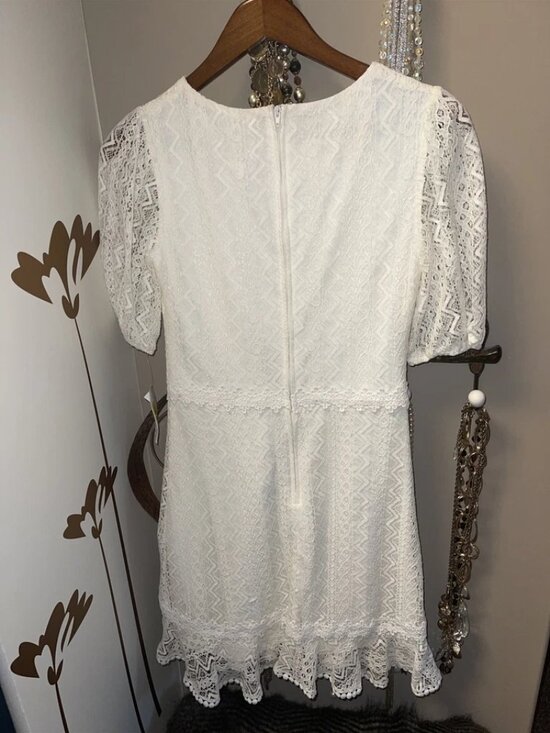 B. Darlin Dresses & Skirts - B. Darlin Junior dress Size 5/6 Lace Boho Ivory Off- White New With Tags